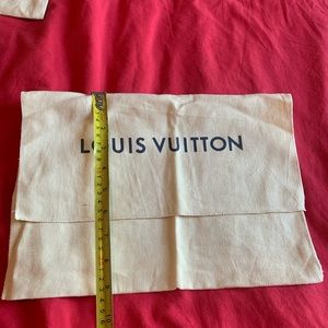 Dust bag Louis Vuitton